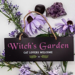 Deko Schild "Witch's Garden" – Wo Magie und Katzenliebe blühen